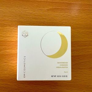 EM Cosmetics Moonbeam Cushion Highlighter - Aura